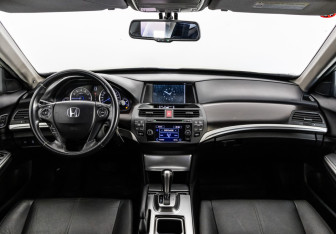 Подержанный автомобиль Honda Crosstour 2013 года (10 фото)