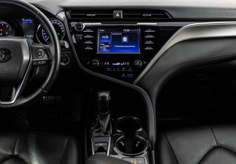 Подержанный автомобиль Toyota Camry Sedan 2020 года (15 фото)