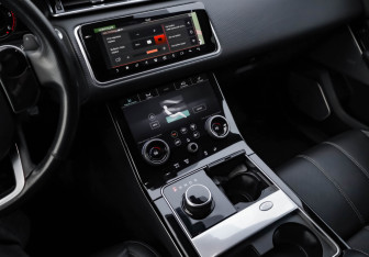 Подержанный автомобиль Land Rover Range Rover Velar 2020 года (24 фото)