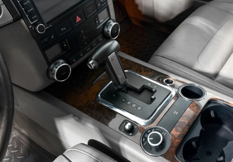 Подержанный автомобиль Volkswagen Touareg 2008 года (12 фото)