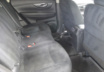 Подержанный автомобиль Nissan X-Trail 2015 года (13 фото)