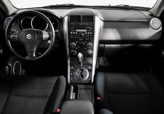Подержанный автомобиль Suzuki Grand Vitara 2014 года (13 фото)