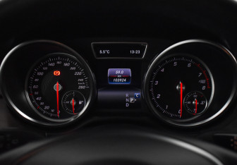 Подержанный автомобиль Mercedes-Benz GLE 2017 года (20 фото)