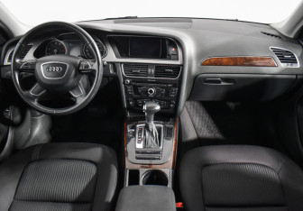 Подержанный автомобиль Audi A4 Sedan 2013 года (13 фото)