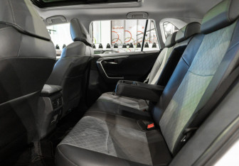 Новый Toyota RAV4 2025 (32 фото)