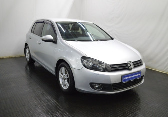 Подержанный автомобиль Volkswagen Golf Hatchback 2011 года (3 фото)