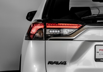 Подержанный автомобиль Toyota RAV4 2020 года (8 фото)