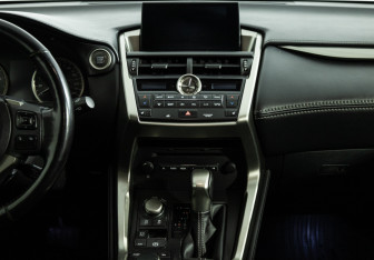 Подержанный автомобиль Lexus NX 2016 года (14 фото)