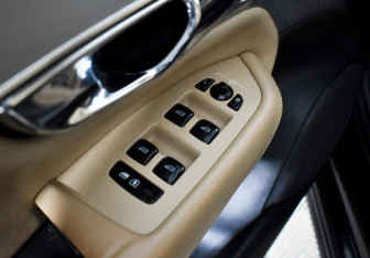 Подержанный автомобиль Volvo XC90 2015 года (10 фото)