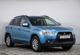 Подержанный автомобиль Mitsubishi ASX 2011 года (3 фото)