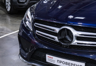 Подержанный автомобиль Mercedes-Benz GLE 2016 года (4 фото)