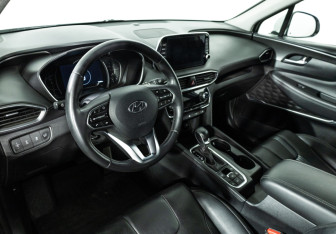Подержанный автомобиль Hyundai Santa Fe 2018 года (11 фото)