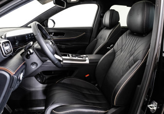 Подержанный автомобиль Jaecoo J8 2024 года (26 фото)