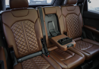 Подержанный автомобиль Audi Q7 2017 года (35 фото)