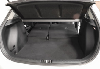 Подержанный автомобиль Kia Rio Hatchback 2017 года (25 фото)