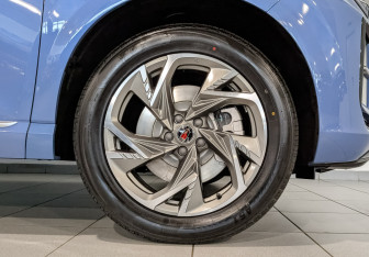 Новый Hongqi HS3 2025 (7 фото)
