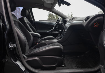Подержанный автомобиль Ford Mondeo Sedan 2014 года (20 фото)