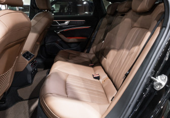Подержанный автомобиль Audi A6 Sedan 2023 года (12 фото)