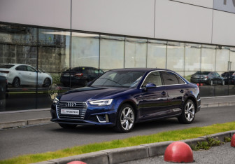 Подержанный автомобиль Audi A4 Sedan 2018 года (3 фото)