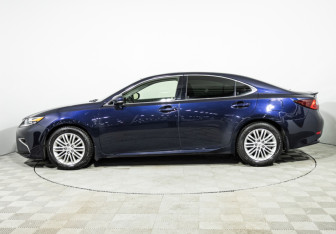 Подержанный автомобиль Lexus ES 2016 года (8 фото)