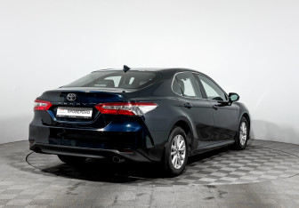 Подержанный автомобиль Toyota Camry Sedan 2019 года (5 фото)
