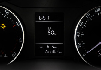 Подержанный автомобиль Skoda Octavia Liftback 2010 года (17 фото)