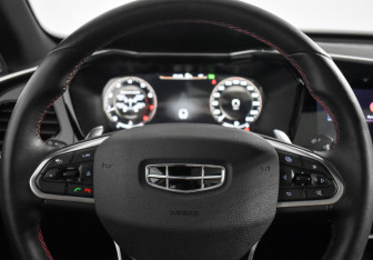 Подержанный автомобиль Geely Tugella 2022 года (18 фото)