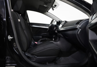 Подержанный автомобиль Mitsubishi Lancer Sedan 2010 года (18 фото)