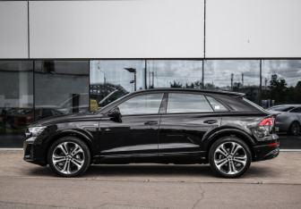 Новый Audi Q8 2025 (4 фото)