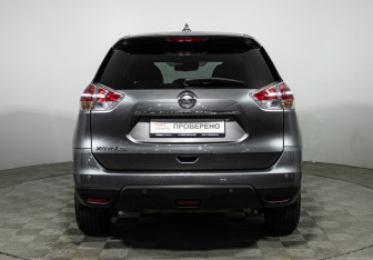 Подержанный автомобиль Nissan X-Trail 2017 года (6 фото)