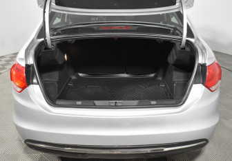 Подержанный автомобиль Citroen C4 Sedan 2014 года (20 фото)