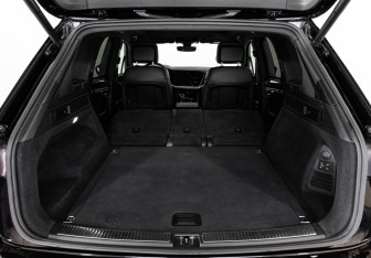 Подержанный автомобиль Volkswagen Touareg 2019 года (37 фото)