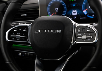 Подержанный автомобиль Jetour X70 2024 года (15 фото)