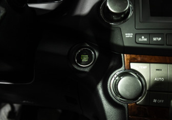 Подержанный автомобиль Toyota Highlander 2012 года (21 фото)