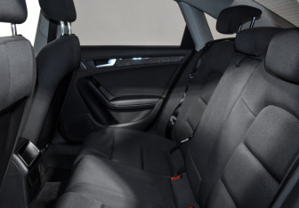 Подержанный автомобиль Audi A4 Sedan 2013 года (12 фото)