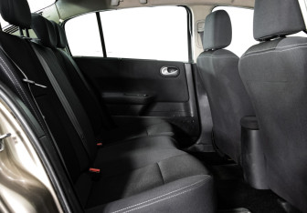 Подержанный автомобиль Renault Megane Sedan 2008 года (14 фото)