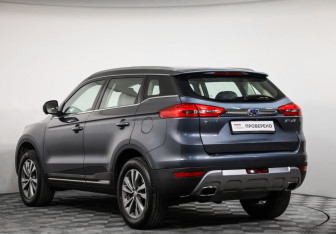 Подержанный автомобиль Geely Atlas 2019 года (7 фото)