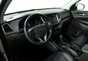 Подержанный автомобиль Hyundai Tucson 2018 года (11 фото)