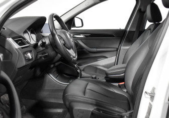 Подержанный автомобиль BMW X1 2021 года (12 фото)