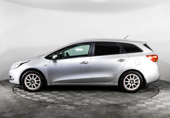 Подержанный автомобиль Kia Ceed Wagon 2014 года (8 фото)