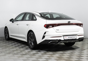 Подержанный автомобиль Kia K5 2020 года (7 фото)
