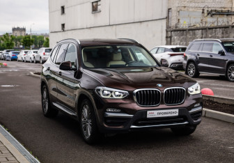 Подержанный автомобиль BMW X3 2019 года (5 фото)