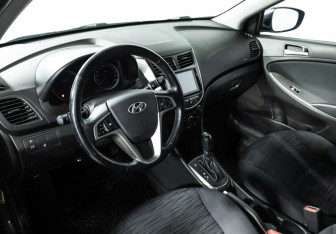 Подержанный автомобиль Hyundai Solaris Sedan 2015 года (11 фото)