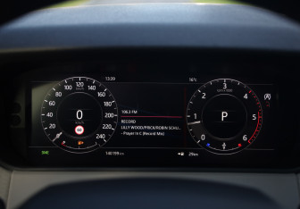 Подержанный автомобиль Land Rover Range Rover Velar 2020 года (13 фото)