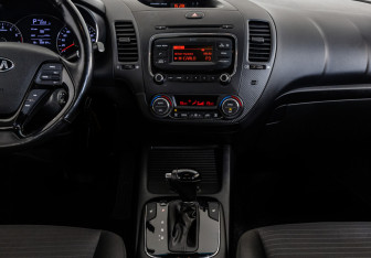 Подержанный автомобиль Kia Cerato Sedan 2018 года (12 фото)