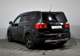 Подержанный автомобиль Chevrolet Orlando 2013 года (7 фото)