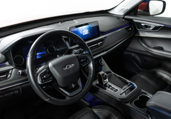 Подержанный автомобиль Chery Tiggo 8 2022 года (11 фото)