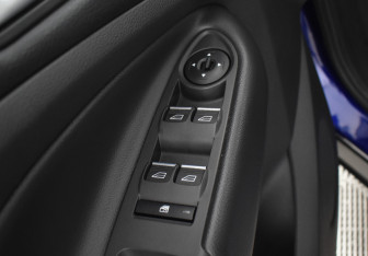Подержанный автомобиль Ford Kuga 2017 года (19 фото)