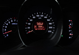 Подержанный автомобиль Kia Rio Hatchback 2014 года (12 фото)