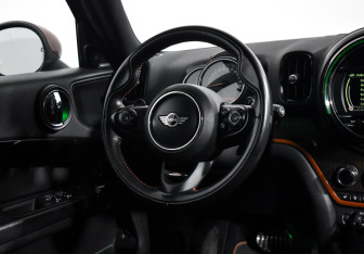 Подержанный автомобиль MINI Countryman 2017 года (14 фото)